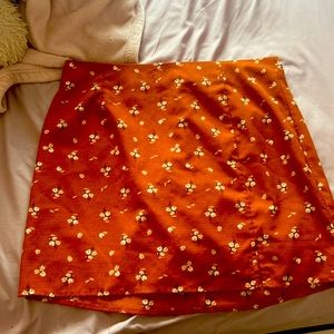 Aeropostale floral skirt beautiful with modest tasteful slit